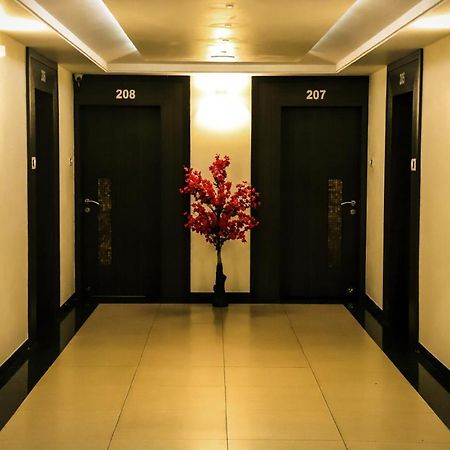 Hotel Kirti Jāmnagar Екстериор снимка