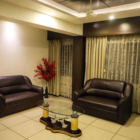 Hotel Kirti Jāmnagar Екстериор снимка